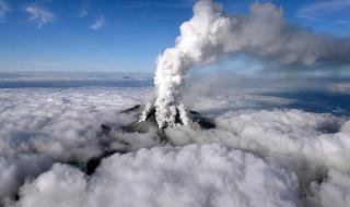 富士山怎么样才会喷发 富士山预言今年八月喷发